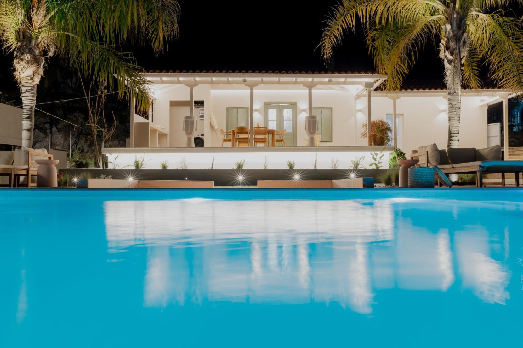 Nafplio Blue Topaz Poolside Villa 外观 照片